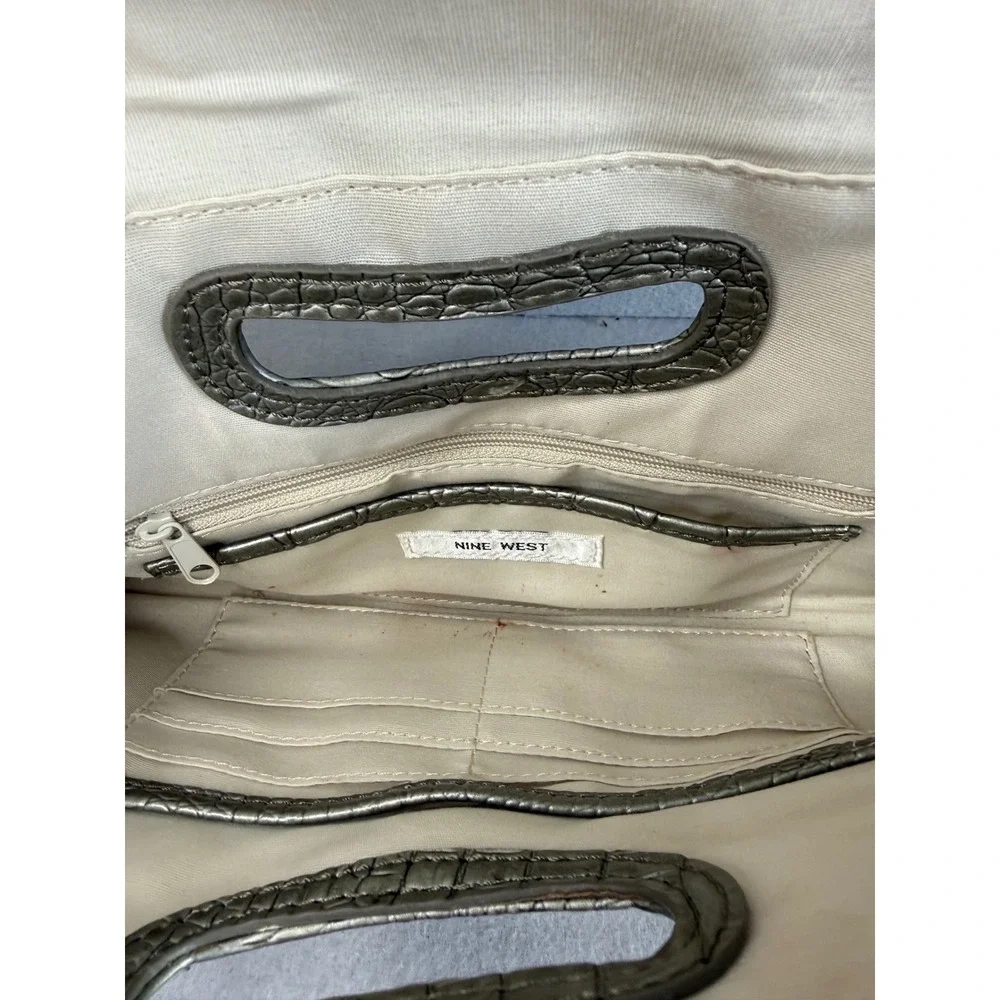 Nine West Metallic Pewter Silver Crocodile‎ Embossed Envelope Style Clutch Y2K